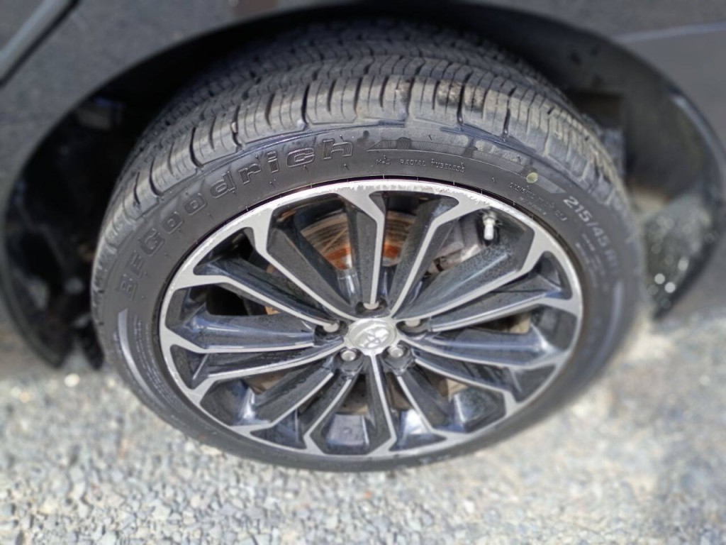 2015 Toyota Corolla Image 26