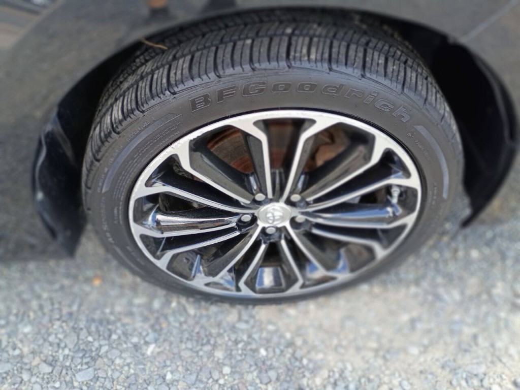 2015 Toyota Corolla Image 28