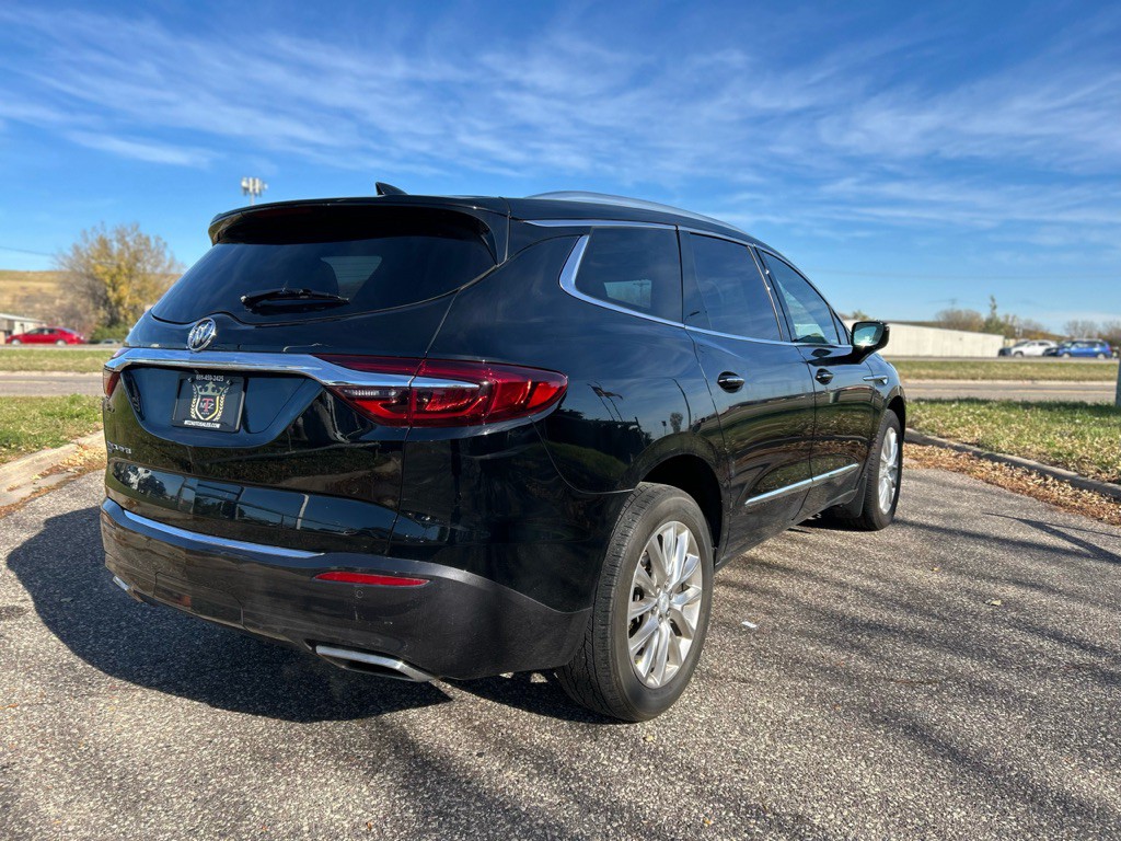 2020 Buick Enclave Image 2