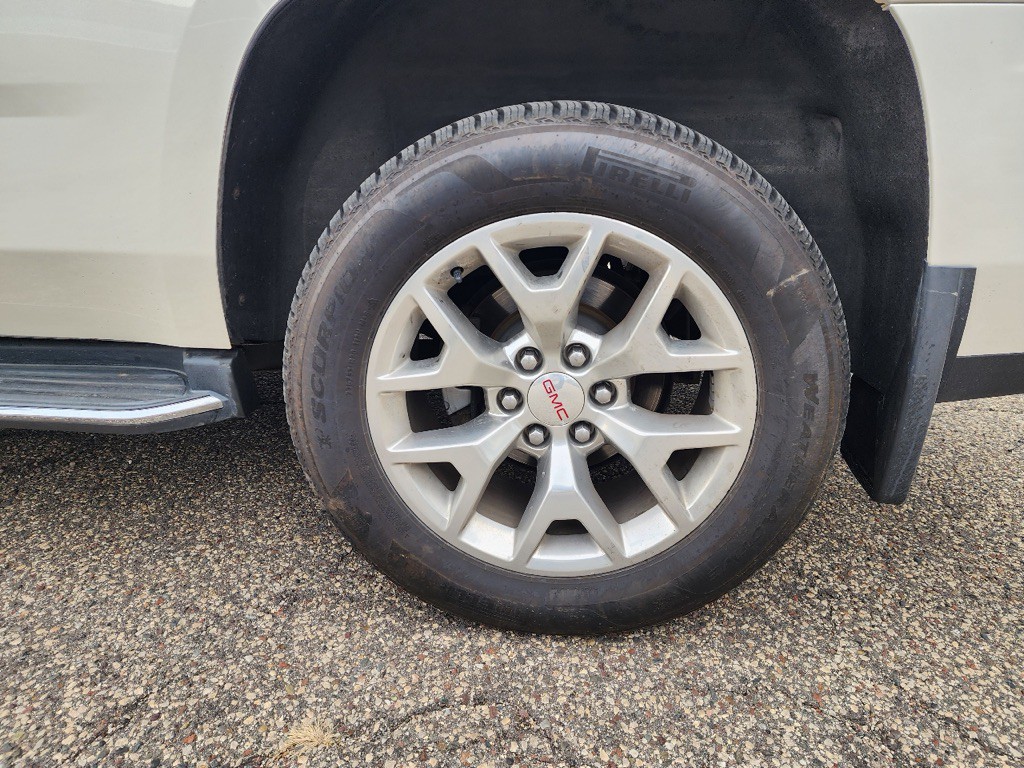 2015 GMC Yukon Image 9