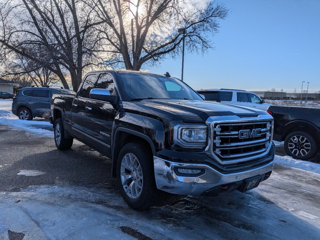 2017 GMC Sierra Image 1