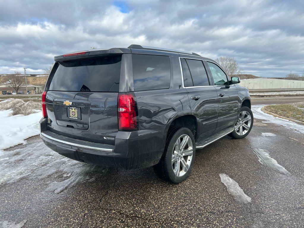 2017 Chevrolet Tahoe Image 2