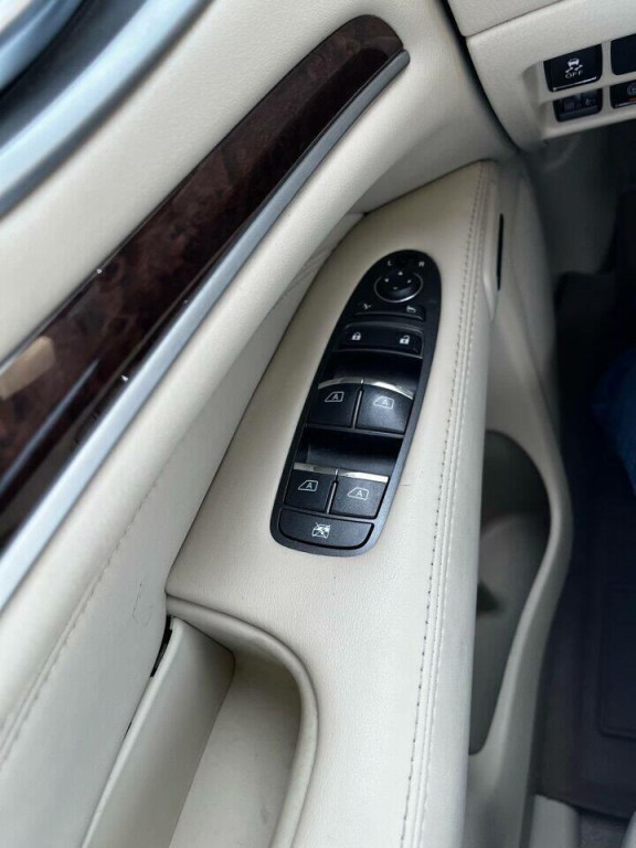 2013 INFINITI JX35 Image 16