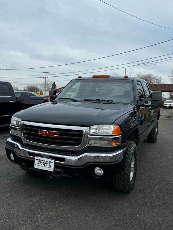 2005 GMC Sierra 2500 Image 1