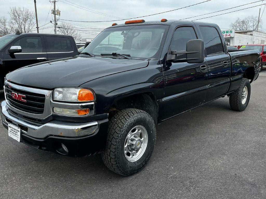 2005 GMC Sierra 2500 Image 2