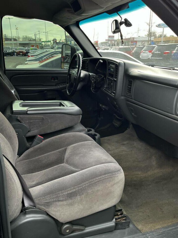 2005 GMC Sierra 2500 Image 10