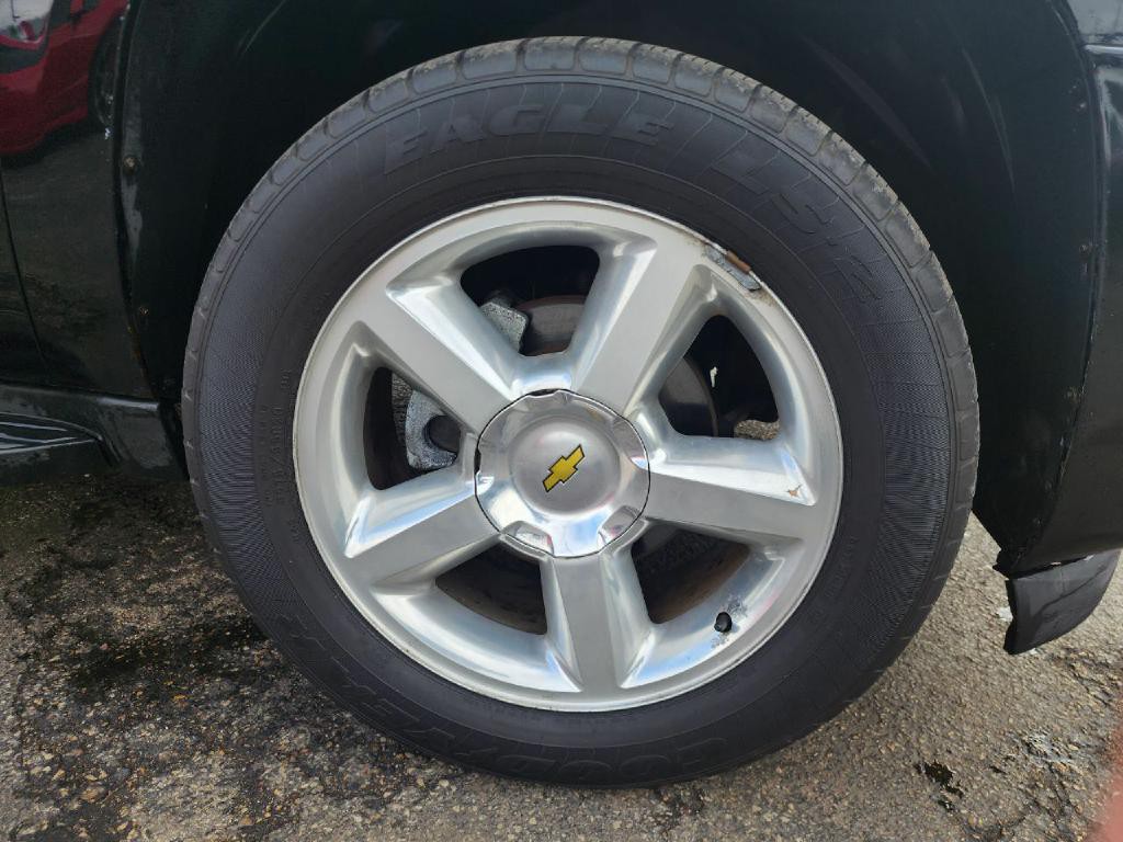 2009 Chevrolet Suburban Image 10