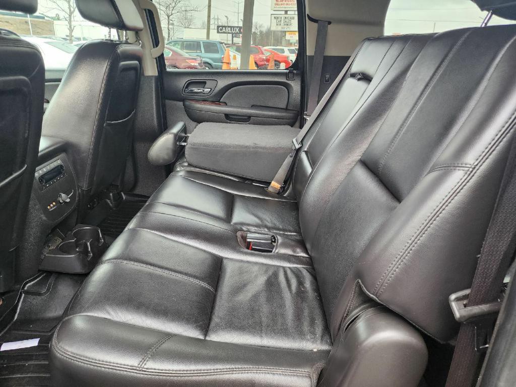 2009 Chevrolet Suburban Image 14