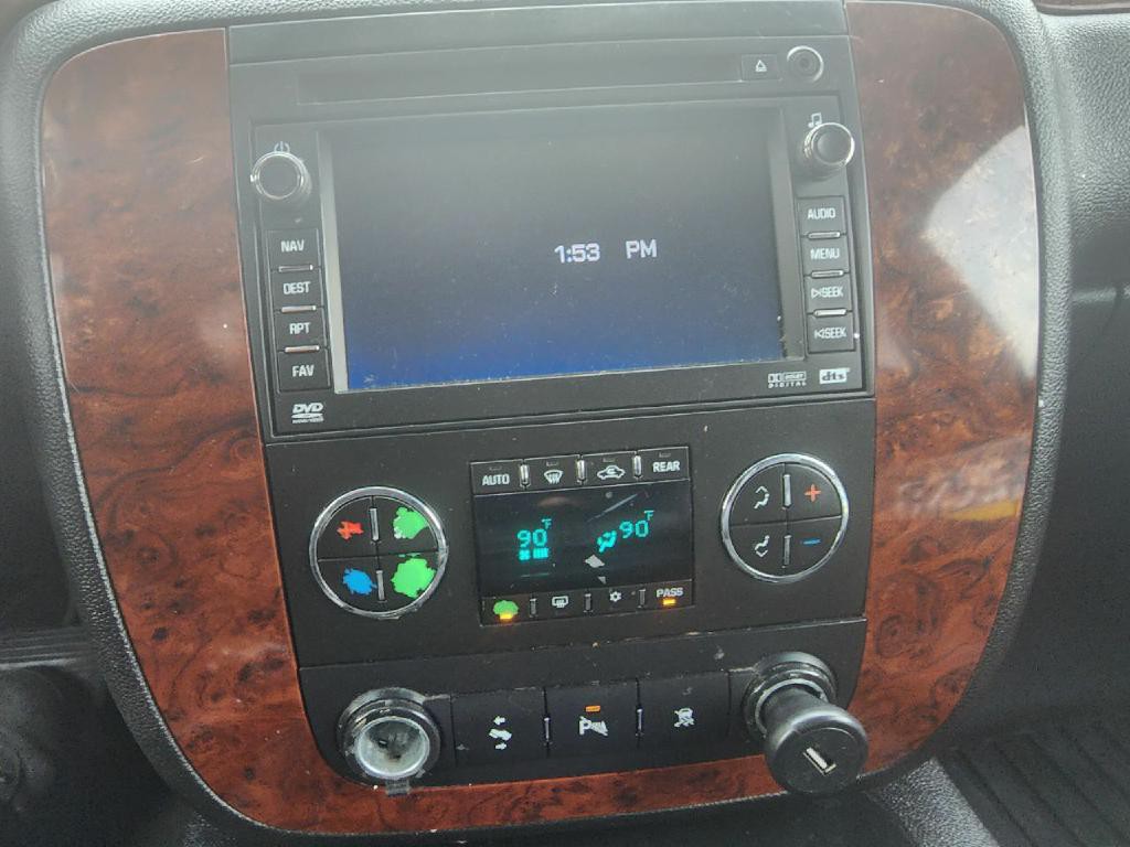 2009 Chevrolet Suburban Image 16