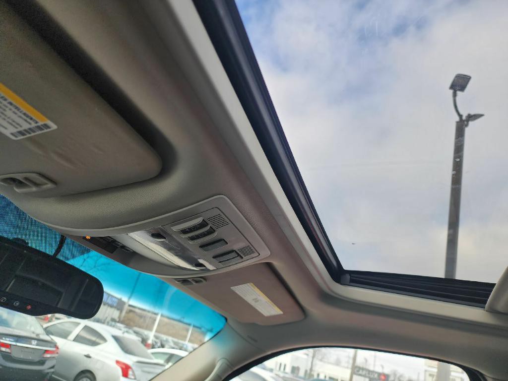 2009 Chevrolet Suburban Image 17