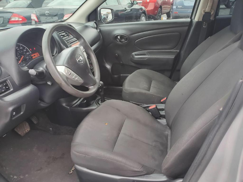 2016 Nissan Versa Image 9
