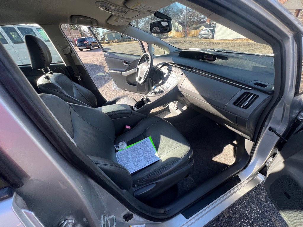 2010 Toyota Prius Image 14