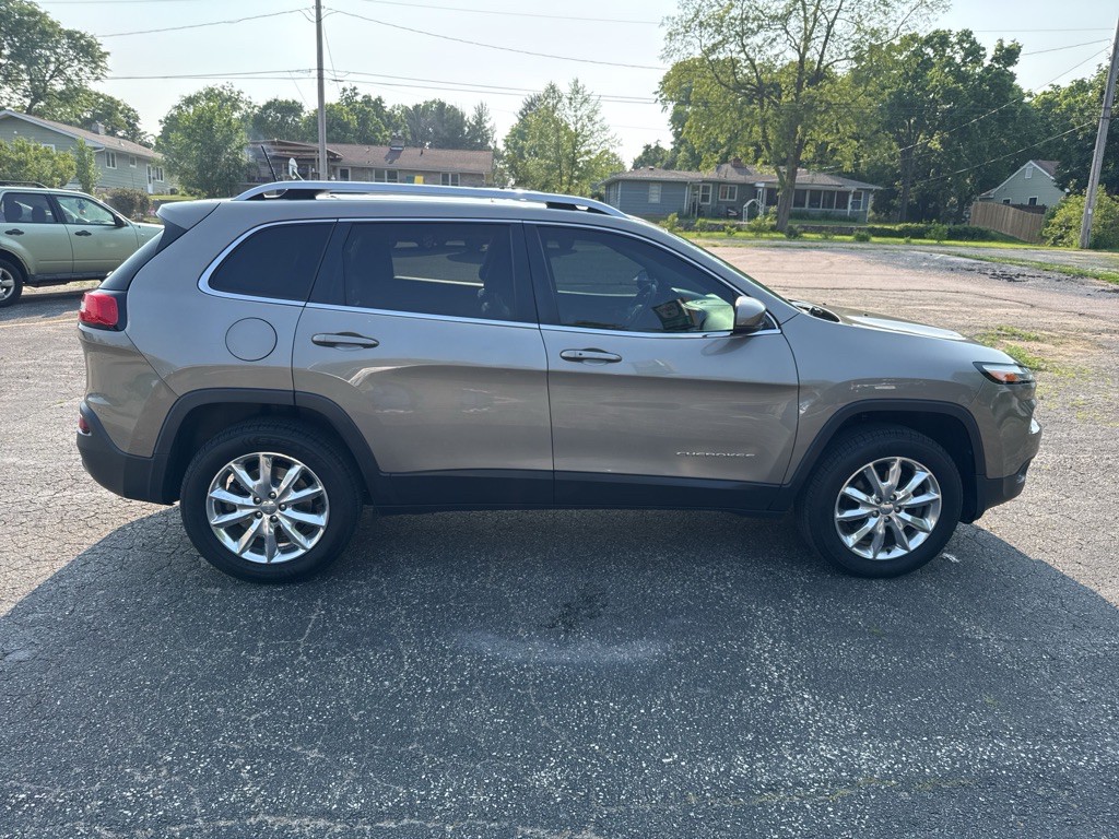 2017 Jeep Cherokee Image 6