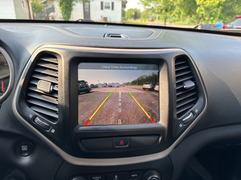 2017 Jeep Cherokee Image 12
