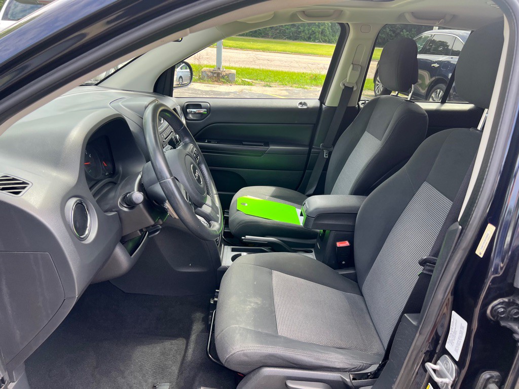 2011 Jeep Compass Image 8