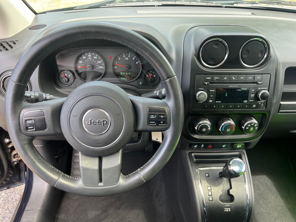 2011 Jeep Compass Image 9