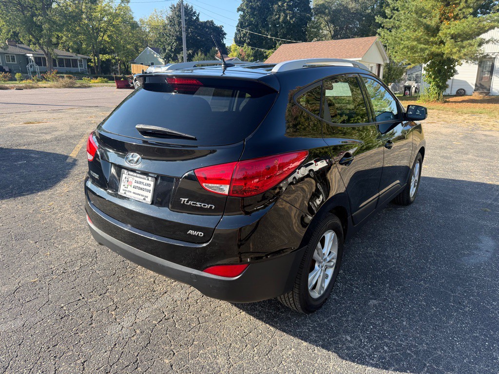 2010 Hyundai Tucson Image 5