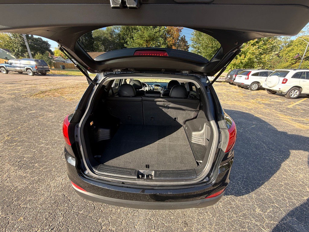 2010 Hyundai Tucson Image 11