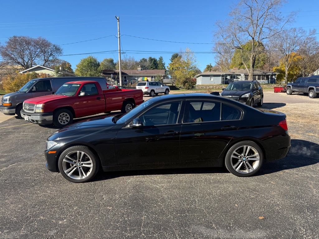 2013 BMW 3 Series Image 4