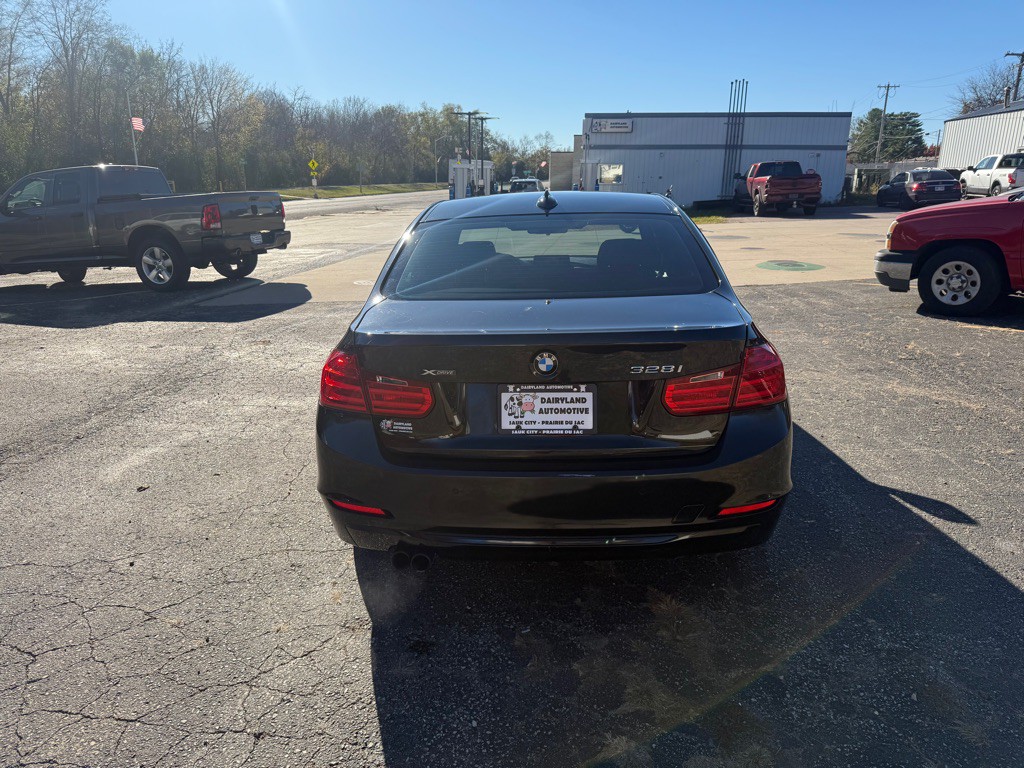 2013 BMW 3 Series Image 6