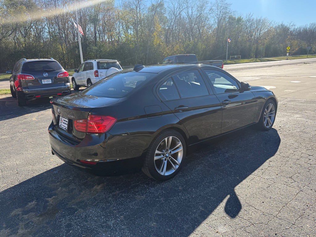 2013 BMW 3 Series Image 7