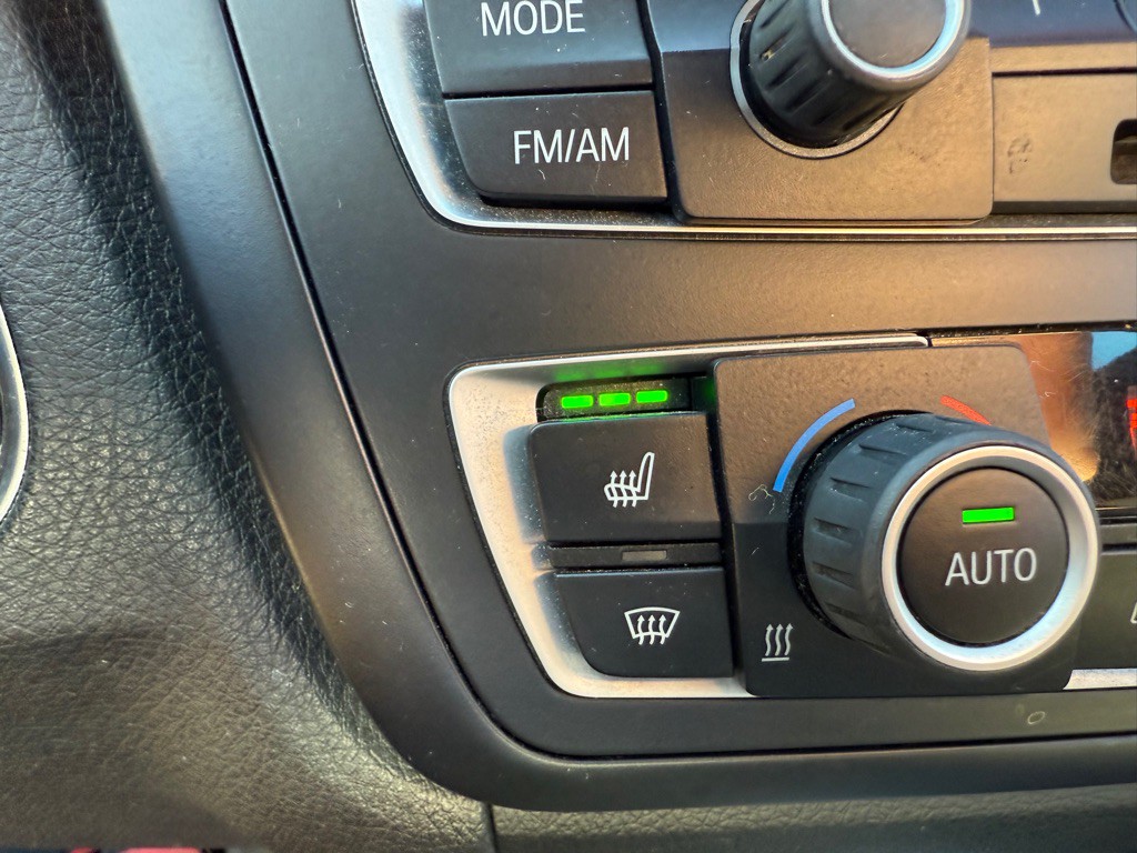 2013 BMW 3 Series Image 14