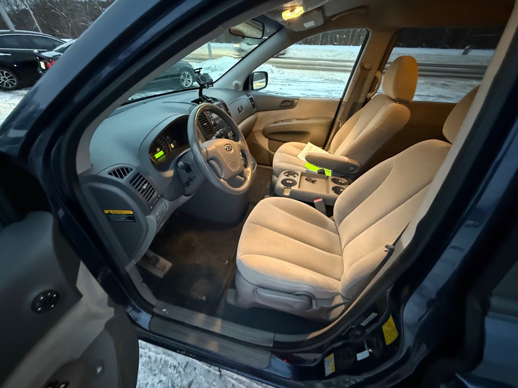 2008 Kia Sedona Image 12