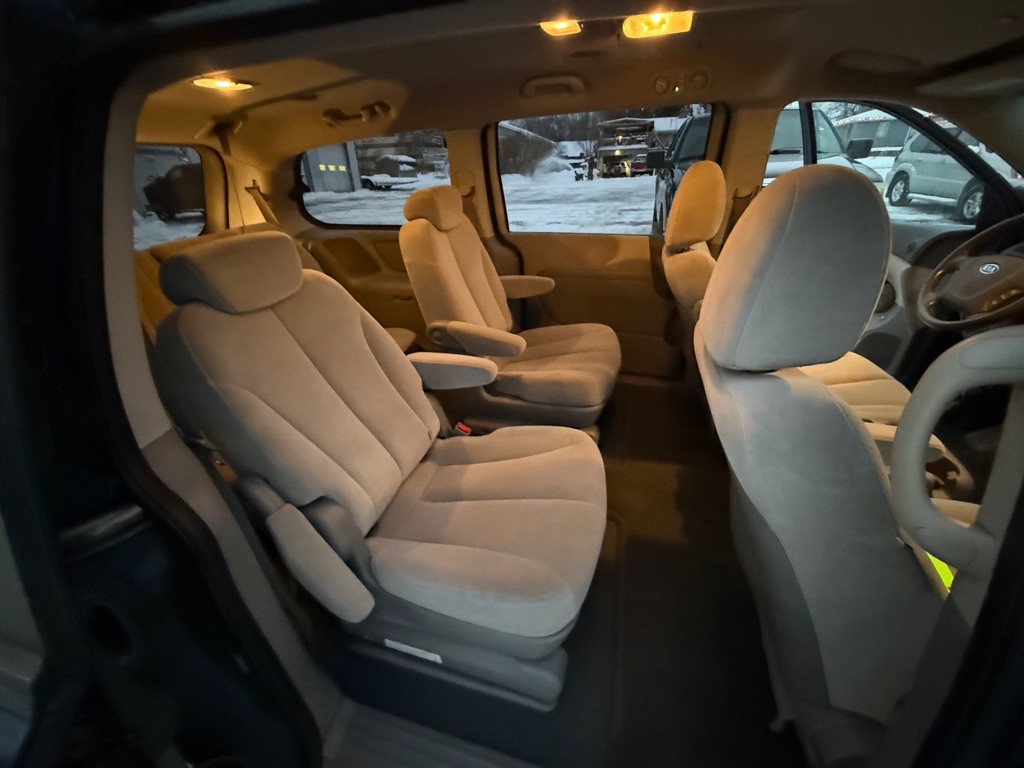 2008 Kia Sedona Image 17