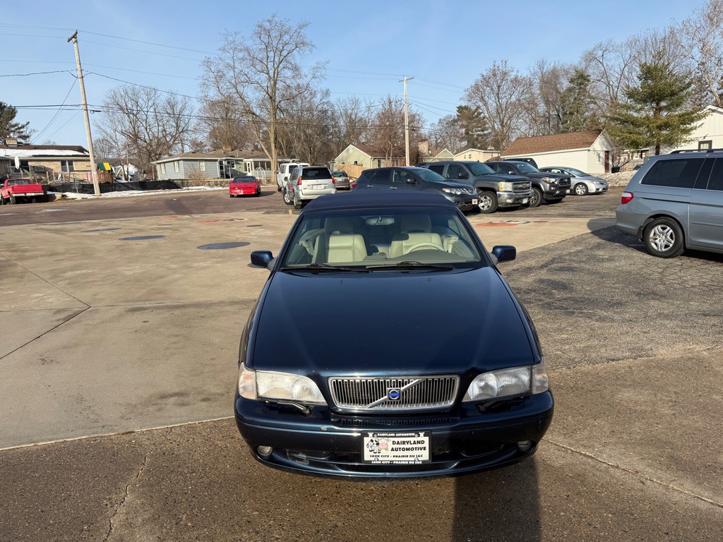 2001 Volvo C70 Image 4
