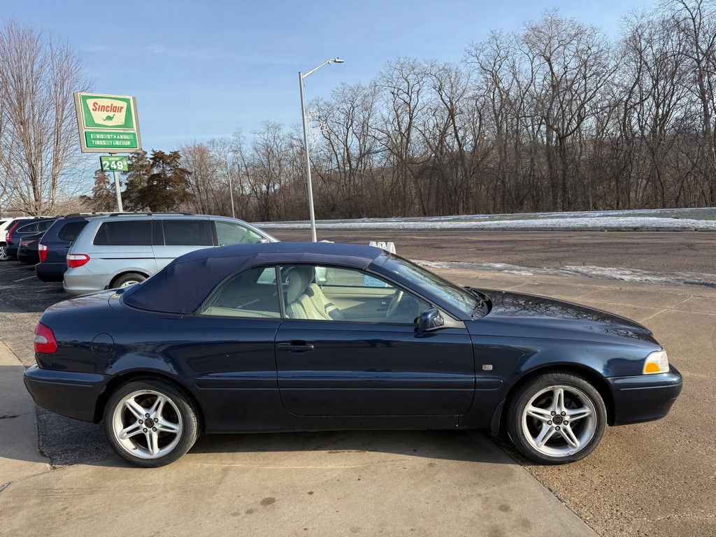 2001 Volvo C70 Image 6