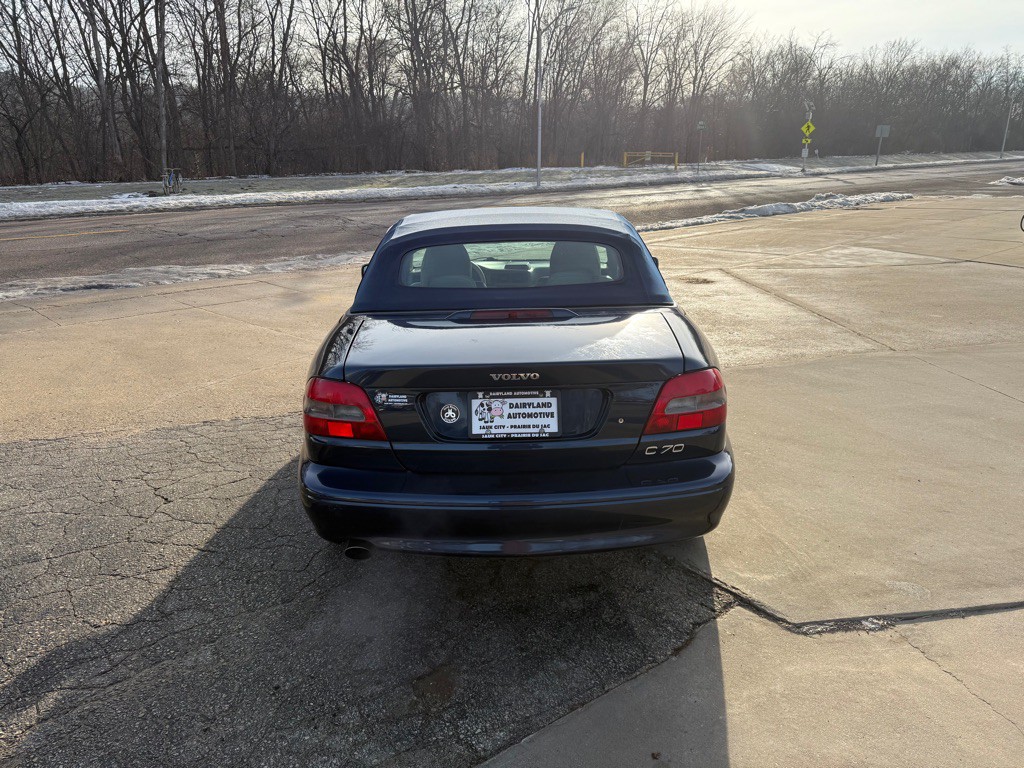 2001 Volvo C70 Image 8