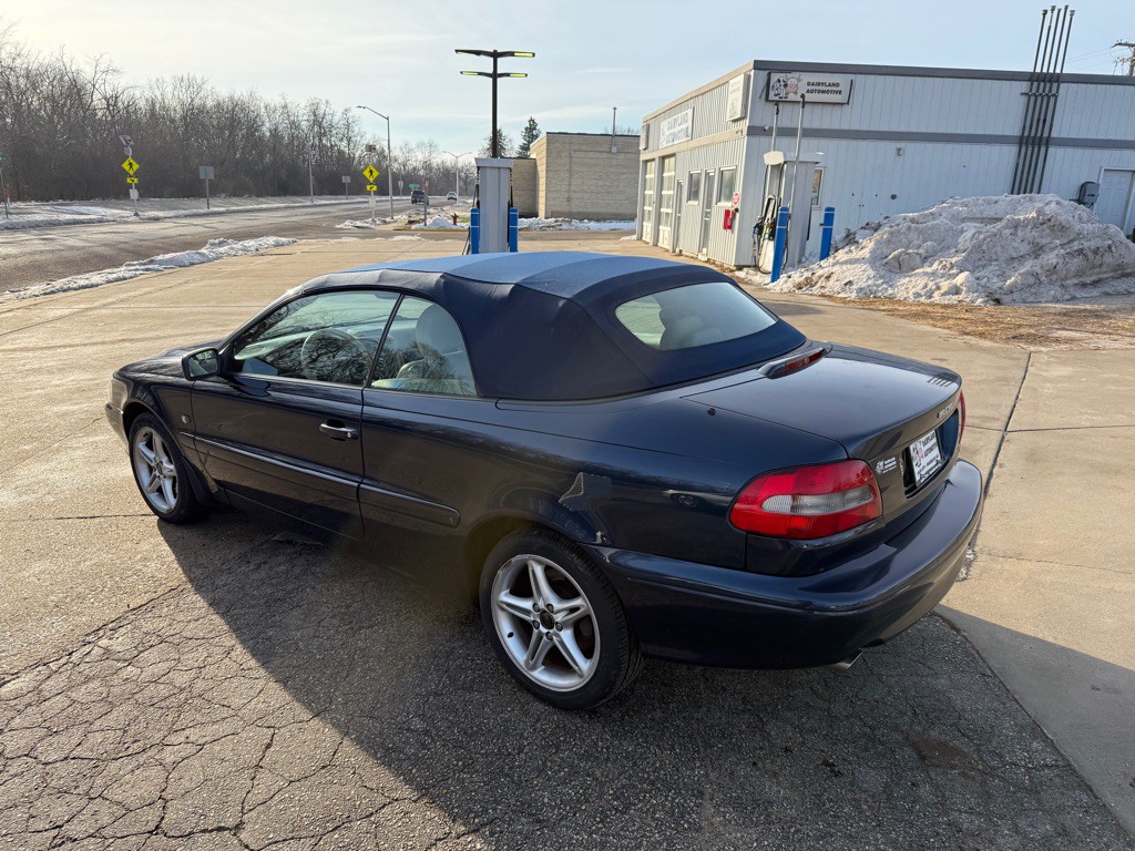 2001 Volvo C70 Image 9