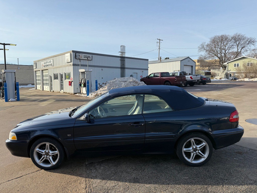 2001 Volvo C70 Image 10
