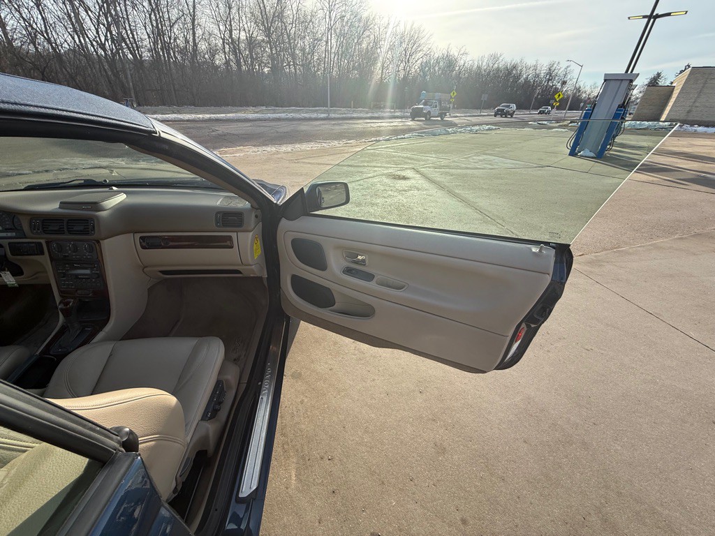 2001 Volvo C70 Image 17