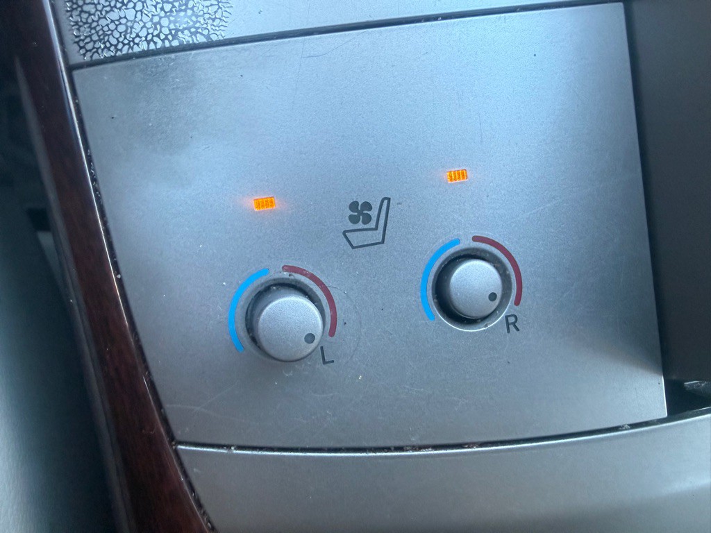 2009 Toyota Avalon Image 13