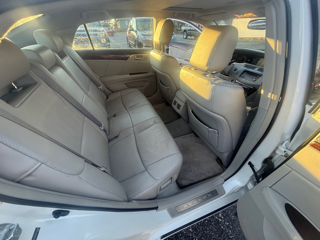 2009 Toyota Avalon Image 15