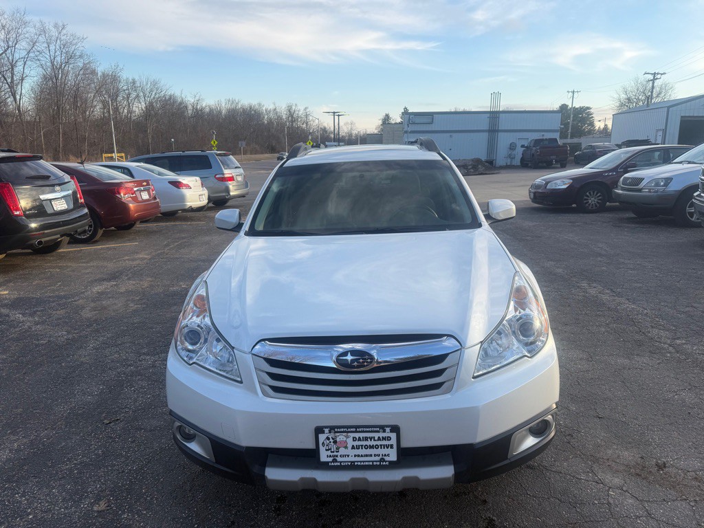 2010 Subaru Outback Image 8