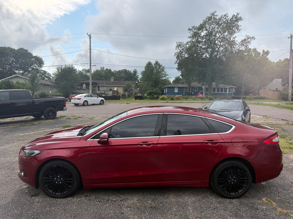 2016 Ford Fusion Image 2