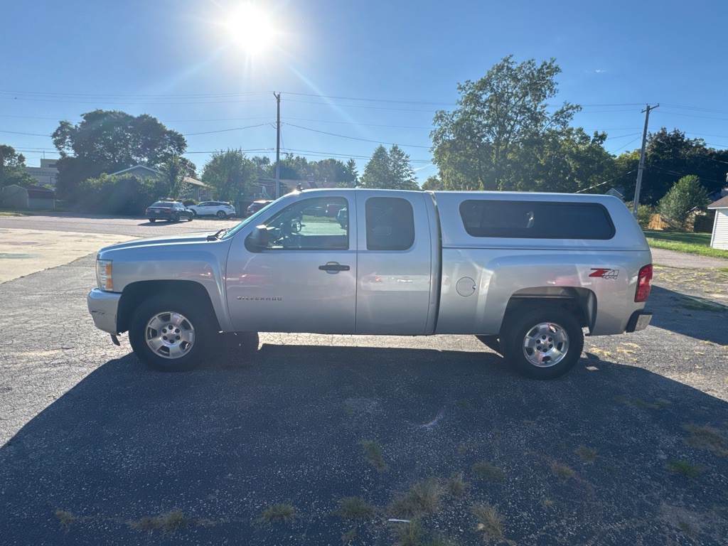 2011 Chevrolet Silverado 1500 Image 2