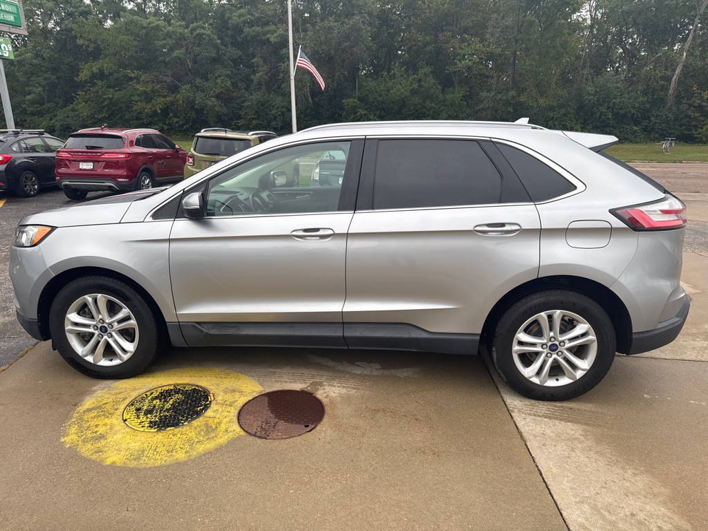 2020 Ford Edge Image 8