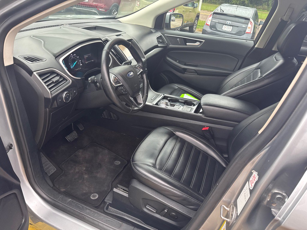 2020 Ford Edge Image 9