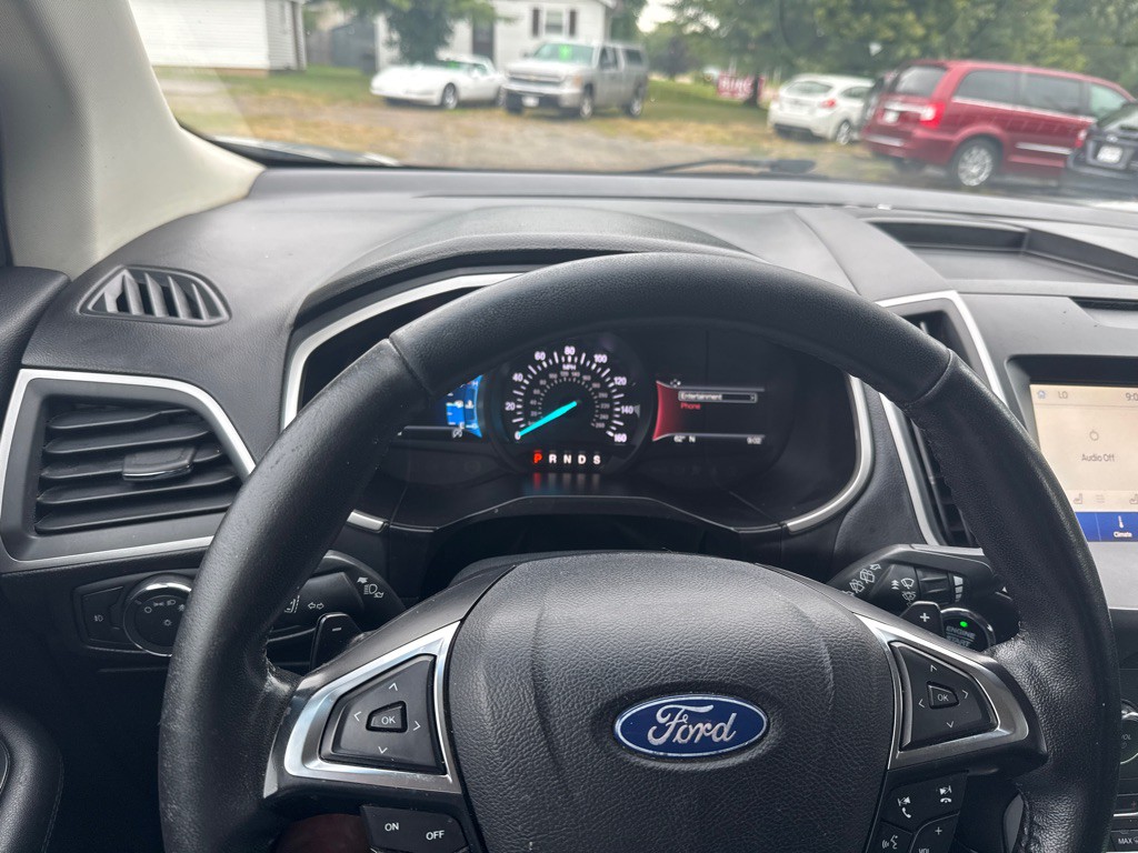 2020 Ford Edge Image 10