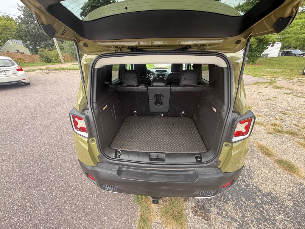 2015 Jeep Renegade Image 9