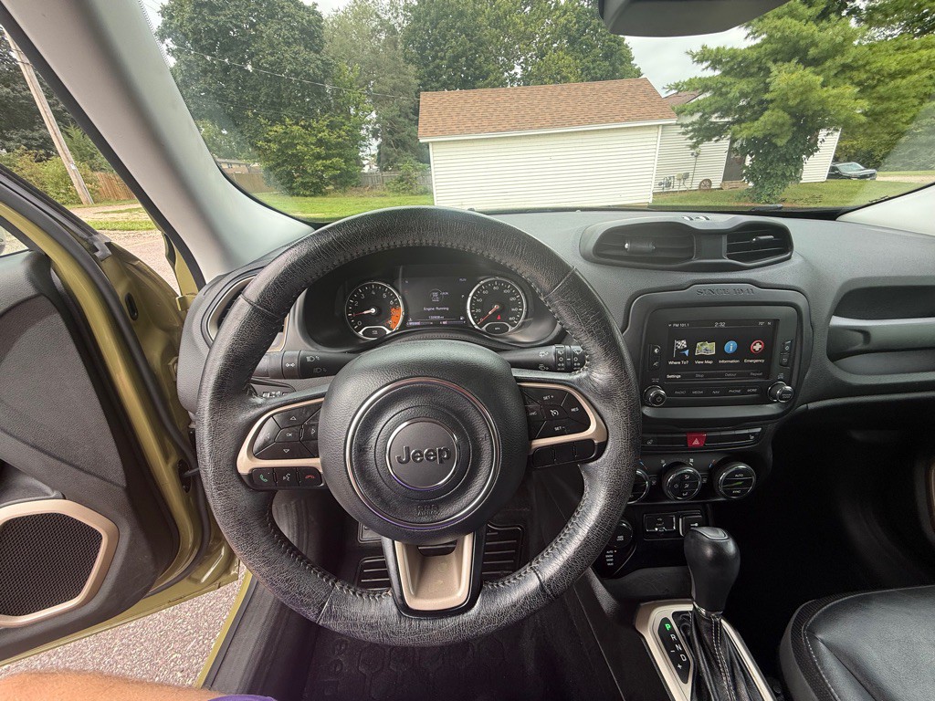 2015 Jeep Renegade Image 12