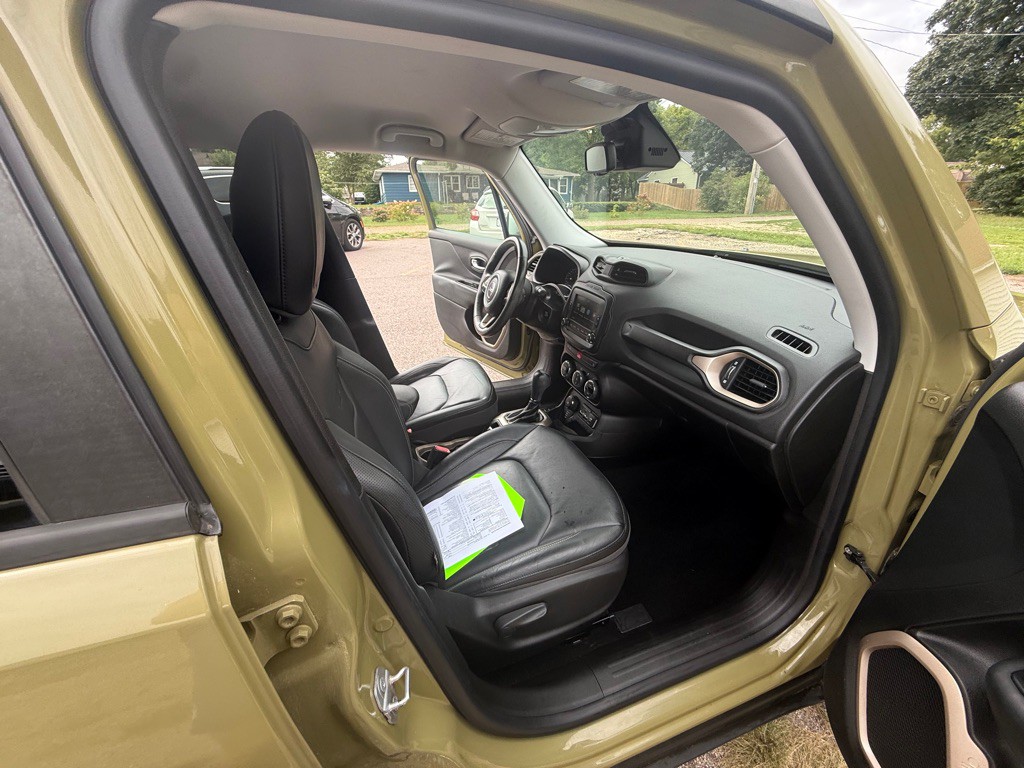 2015 Jeep Renegade Image 15