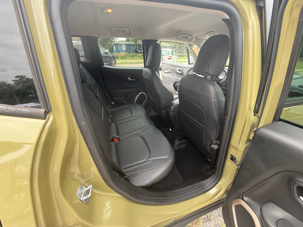 2015 Jeep Renegade Image 16