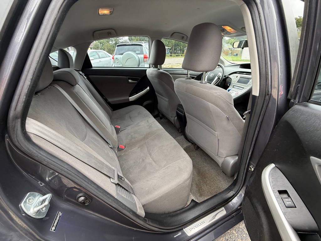 2012 Toyota Prius Image 8