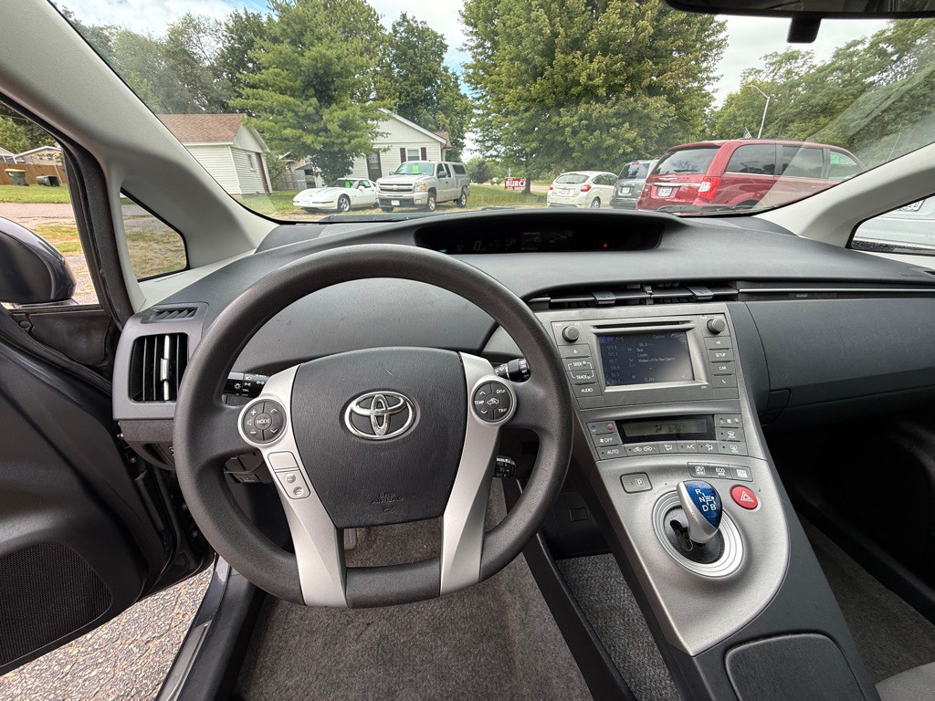 2012 Toyota Prius Image 10