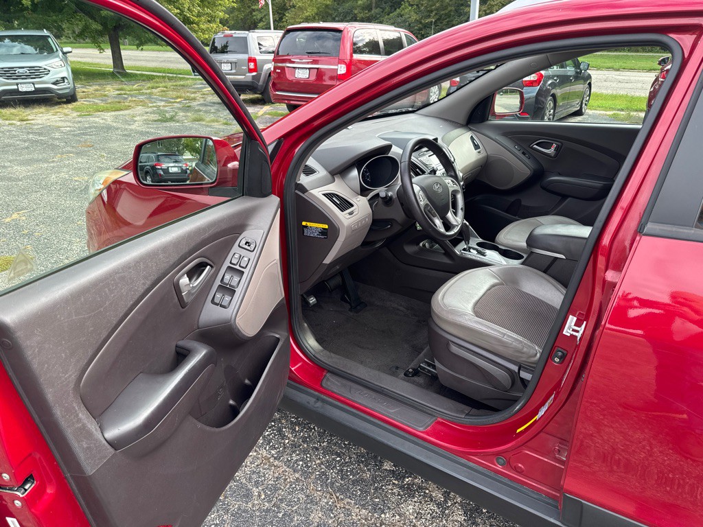 2013 Hyundai Tucson Image 9