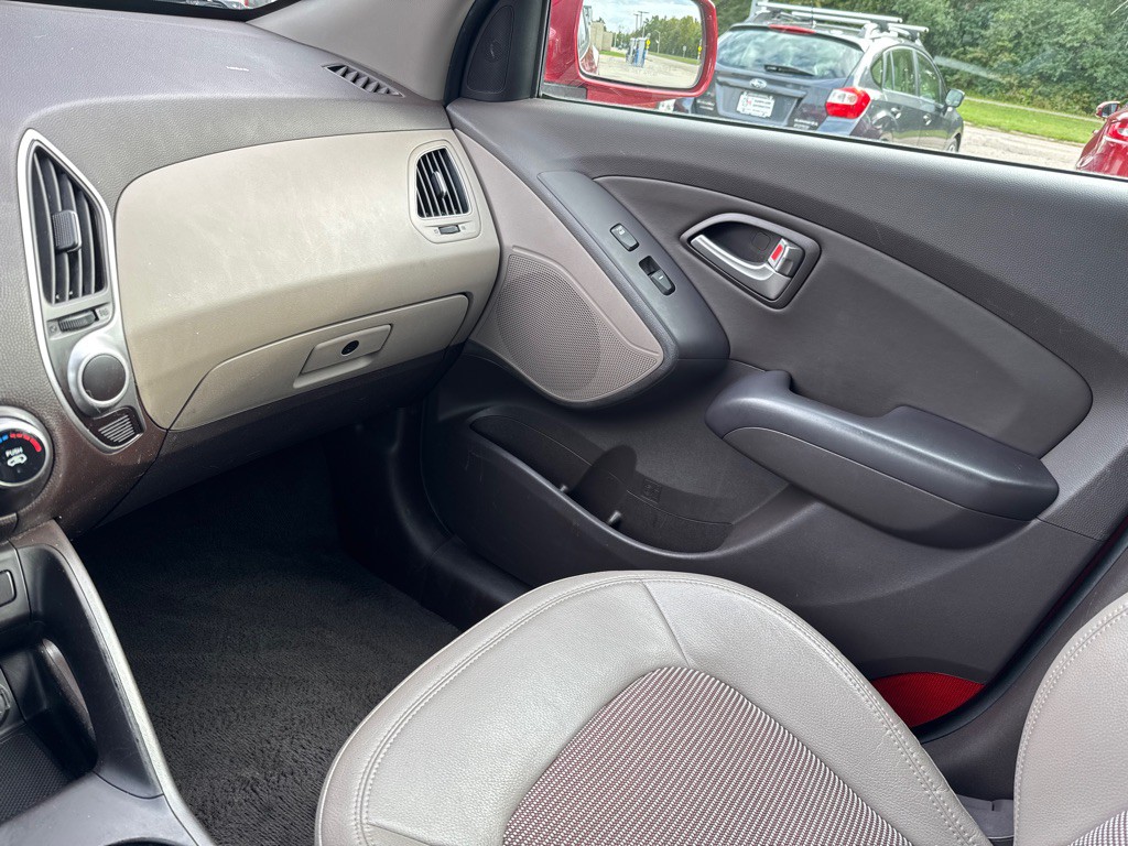 2013 Hyundai Tucson Image 15